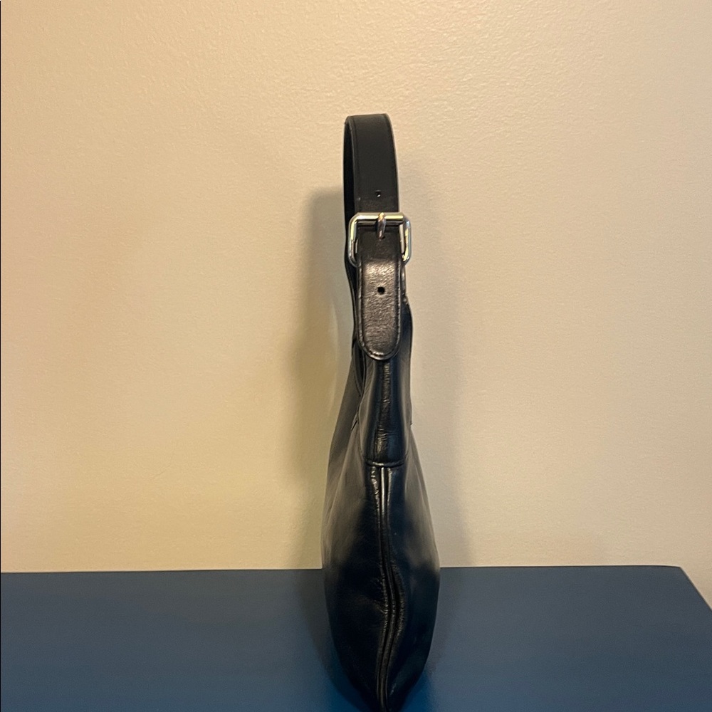 Vintage Banana Republic Classic Black Leather Shoulder Bag - Picture 3 of 16